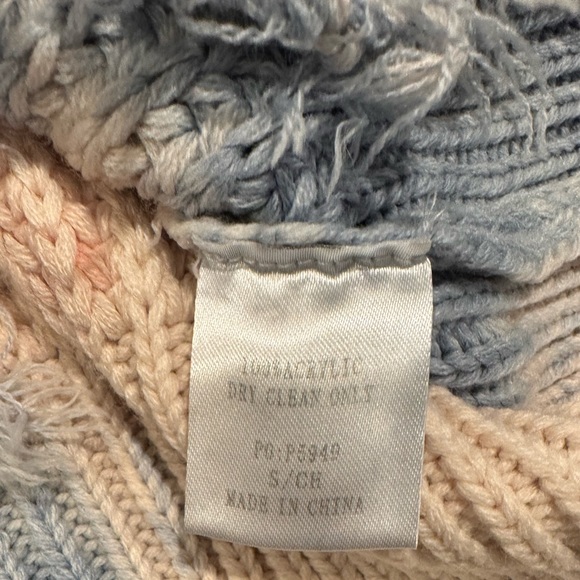 MAIN STRIP RAW edge frayed sweater women’s size Small - Picture 12 of 14